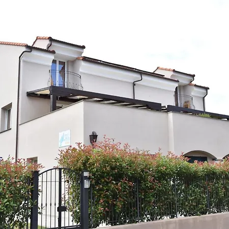Hotel apartamentowy Le Vele Pietra Ligure